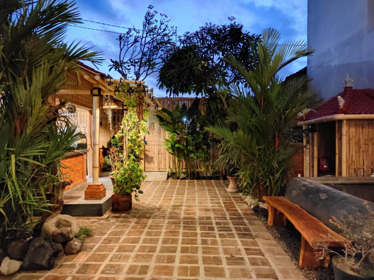 Hotel Kubu Di-Kayla'S Sanur Esterno foto